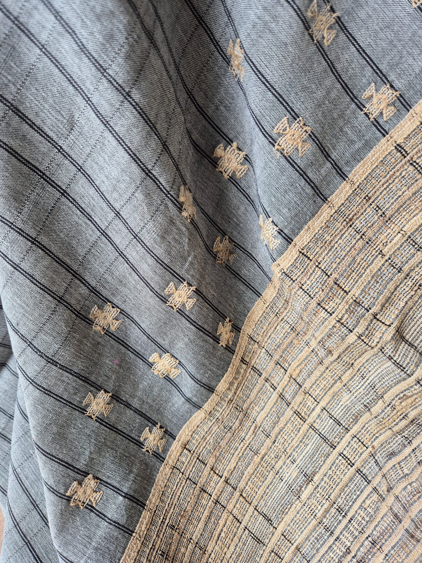 Grey Kala Cotton Kutchi Weave Saree